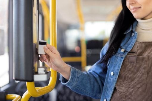Hệ thống RFID trong quản lý xe buýt trường học